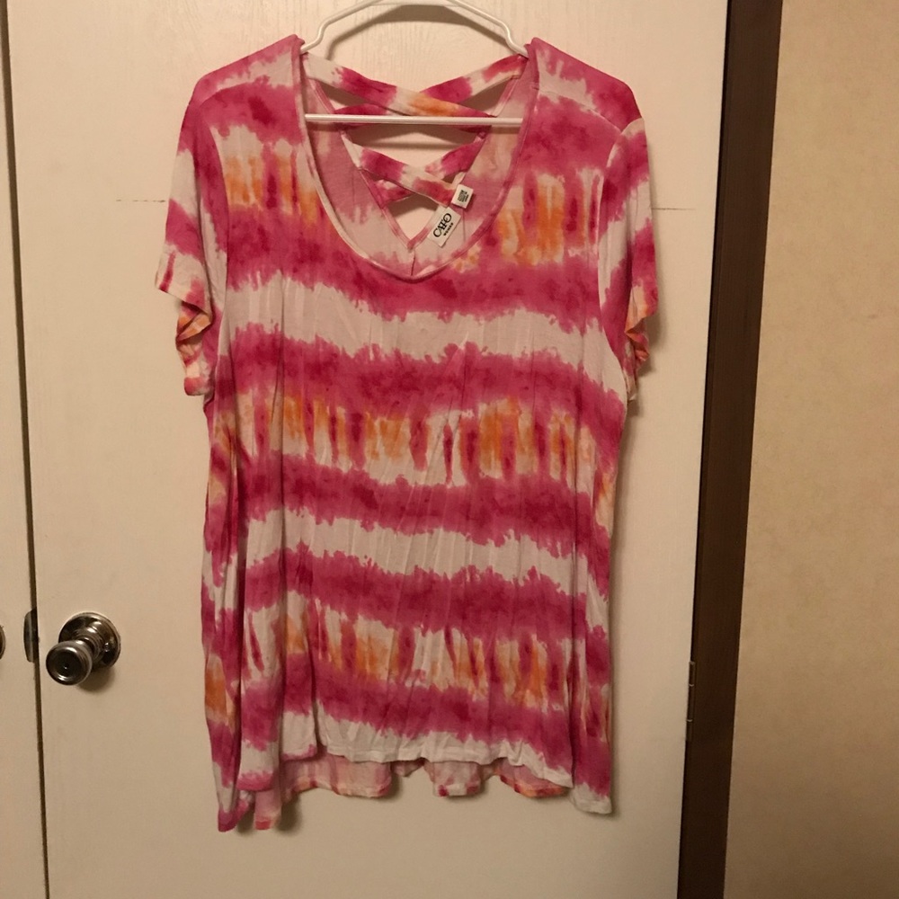 Women’s short sleeve.